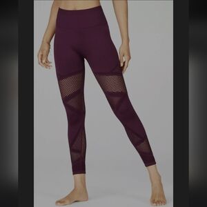 FABLETICS | Women's Burgundy Mosaic Seamless High-Waisted Mesh 7/8 Leggings
